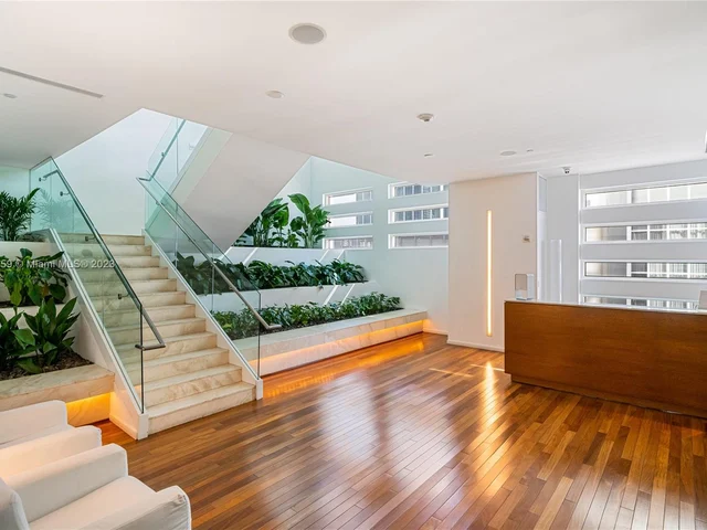 1040 Biscayne Blvd # 4607, Miami FL 33132