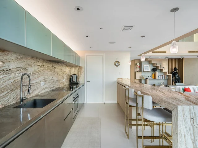 1040 Biscayne Blvd # 4607, Miami FL 33132