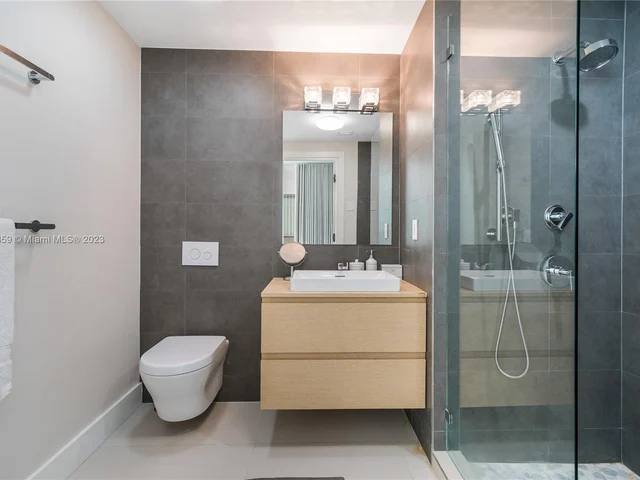 1040 Biscayne Blvd # 4607, Miami FL 33132