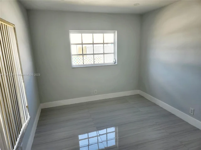 6466 NW 20th St, Margate FL 33063