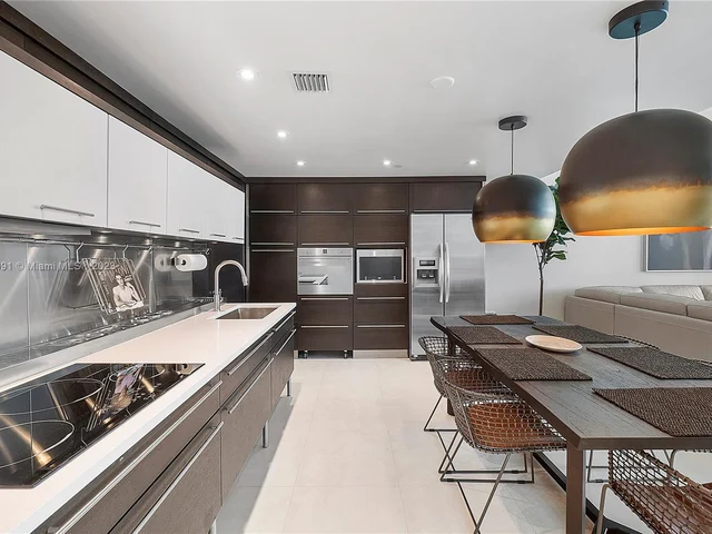 6000 Collins Ave # 527, Miami Beach FL 33140