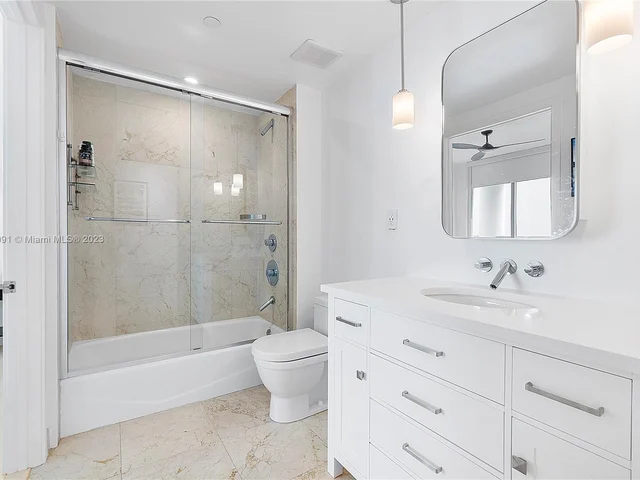 6000 Collins Ave # 527, Miami Beach FL 33140