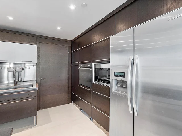 6000 Collins Ave # 527, Miami Beach FL 33140