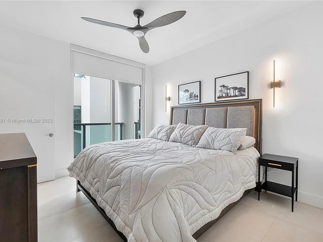 6000 Collins Ave # 527, Miami Beach FL 33140