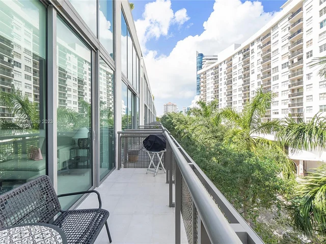 6000 Collins Ave # 527, Miami Beach FL 33140