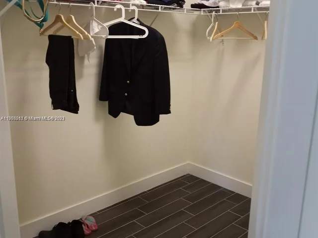 10415 NW 64th Ter, Doral FL 33178