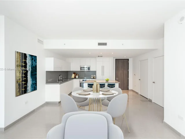 88 SW 7th St # 809, Miami FL 33130