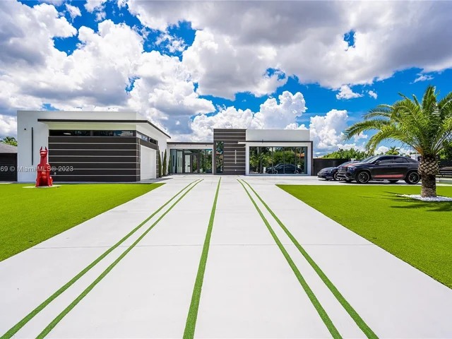 13310 SW 34th St, Miami FL 33175