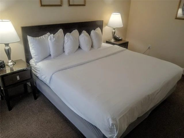 2951 S Bayshore Dr # 512, Miami FL 33133