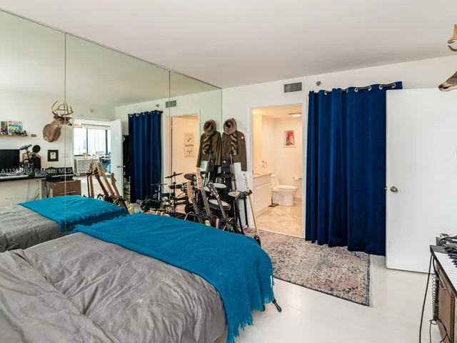 540 Brickell Key Dr # 1413, Miami FL 33131