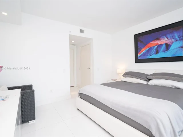 1300 Brickell Bay Dr # 3508, Miami FL 33131