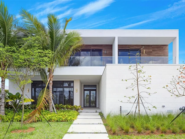 16529 N Botaniko Dr N, Weston FL 33326