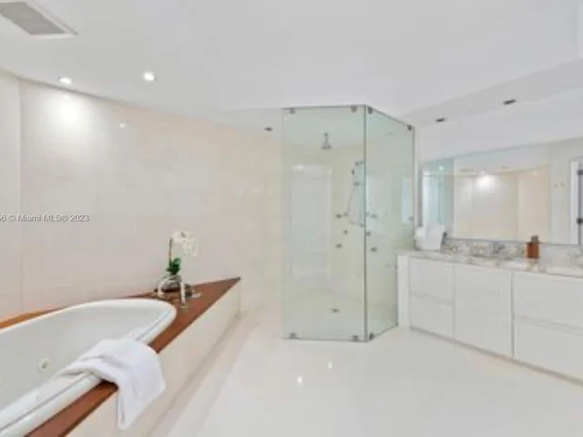 799 Crandon Blvd # 602, Key Biscayne FL 33149