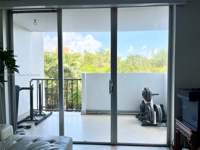 2780 NE 183rd St # 409, Aventura FL 33160