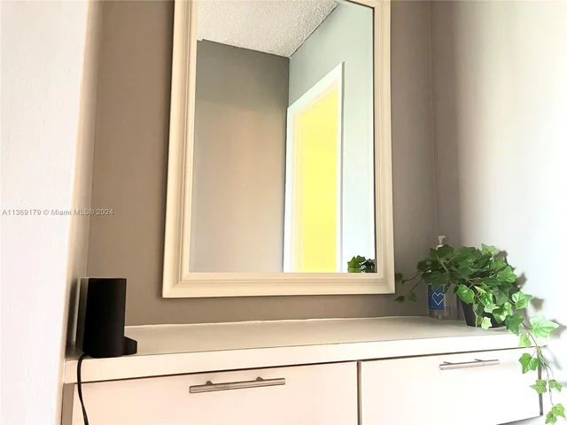 2780 NE 183rd St # 409, Aventura FL 33160