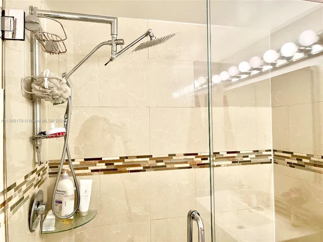 2780 NE 183rd St # 409, Aventura FL 33160