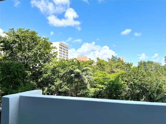 2780 NE 183rd St # 409, Aventura FL 33160