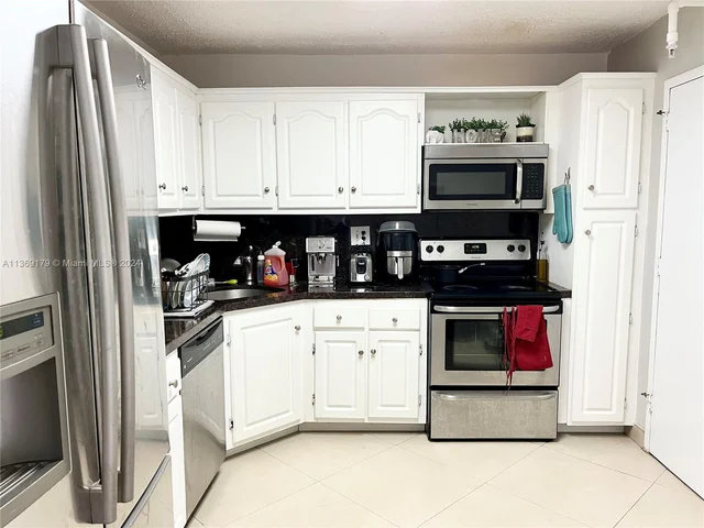 2780 NE 183rd St # 409, Aventura FL 33160