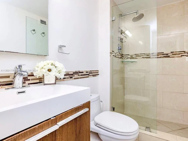 2780 NE 183rd St # 409, Aventura FL 33160