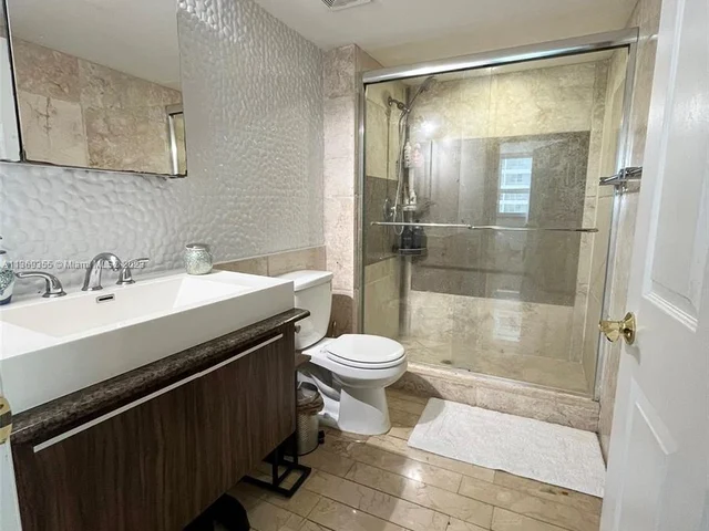 1155 Brickell Bay Dr # 1402, Miami FL 33131