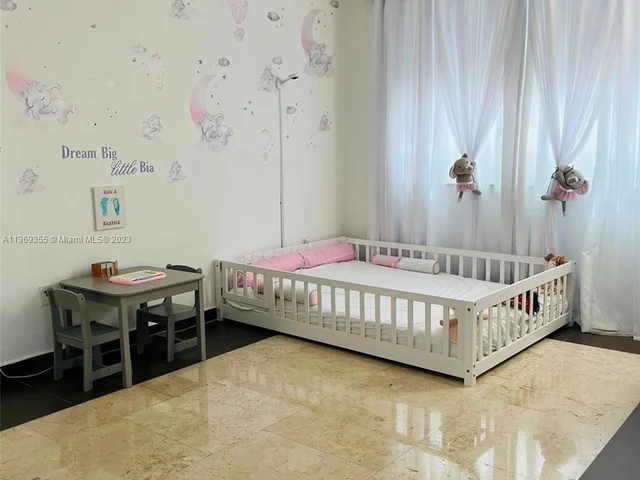 1155 Brickell Bay Dr # 1402, Miami FL 33131