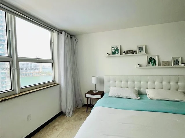 1155 Brickell Bay Dr # 1402, Miami FL 33131