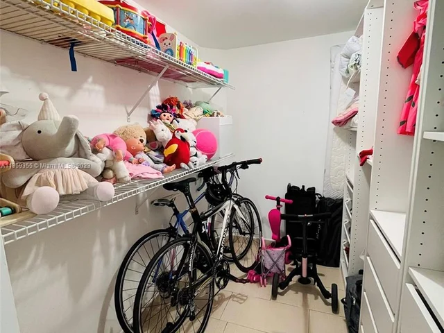 1155 Brickell Bay Dr # 1402, Miami FL 33131