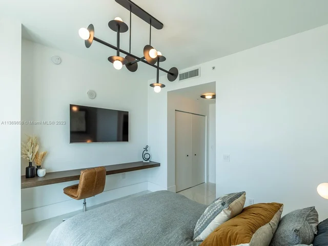 330 Sunny Isles Blvd, Sunny Isles Beach FL 33160