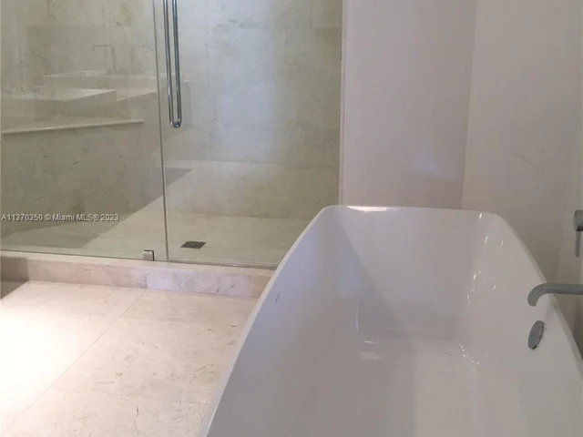 17301 Biscayne Blvd # 305, North Miami Beach FL 33160