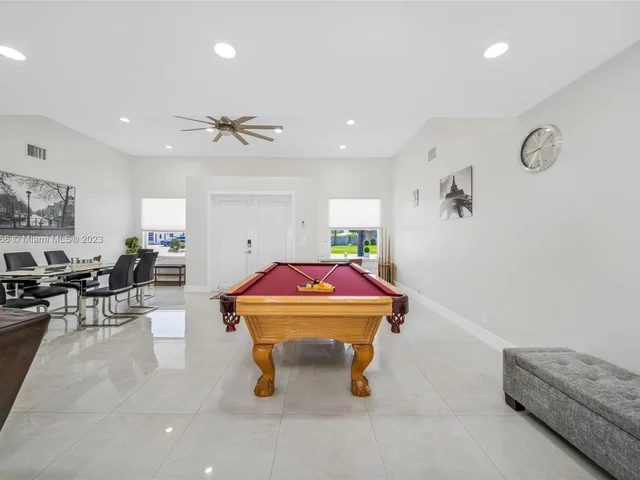 31 SE 12th St, Pompano Beach FL 33060