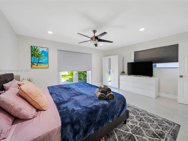 31 SE 12th St, Pompano Beach FL 33060