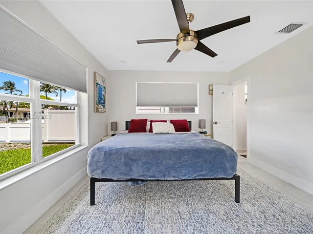 31 SE 12th St, Pompano Beach FL 33060