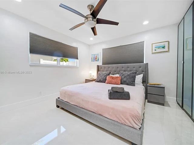 31 SE 12th St, Pompano Beach FL 33060