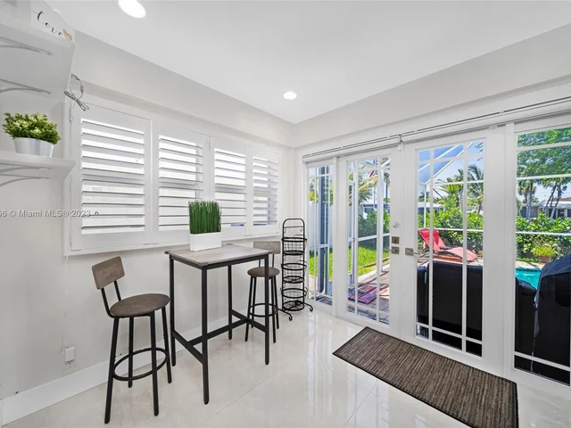 31 SE 12th St, Pompano Beach FL 33060