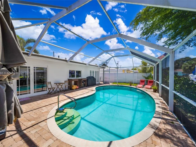 31 SE 12th St, Pompano Beach FL 33060