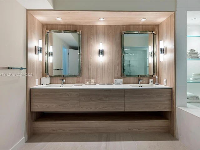 450 Alton Rd # 1603, Miami Beach FL 33139