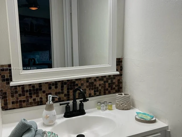 7904 West Dr # 102, North Bay Village FL 33141