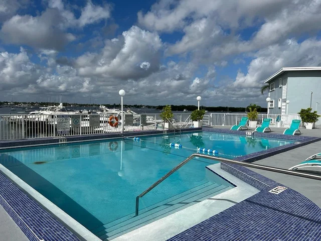 7904 West Dr # 102, North Bay Village FL 33141