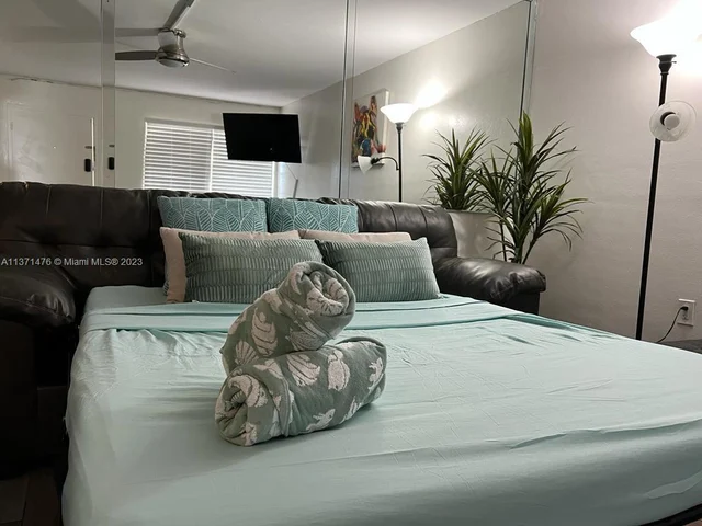 7904 West Dr # 102, North Bay Village FL 33141