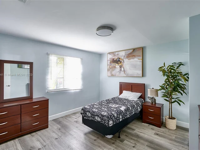 1547 Harrison St, Hollywood FL 33020