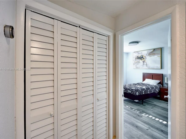 1547 Harrison St, Hollywood FL 33020