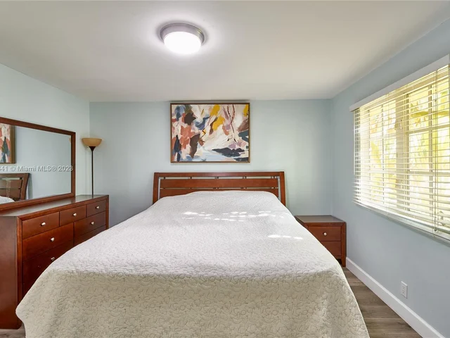 1547 Harrison St, Hollywood FL 33020