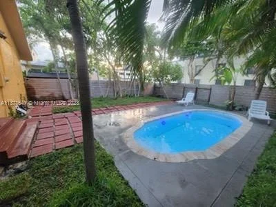 1547 Harrison St, Hollywood FL 33020