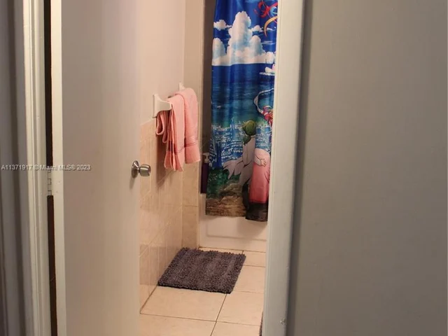 4170 Inverrary Dr # 201, Lauderhill FL 33319