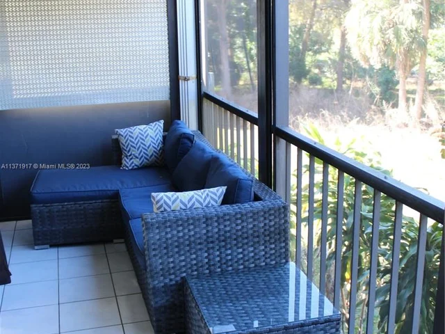 4170 Inverrary Dr # 201, Lauderhill FL 33319