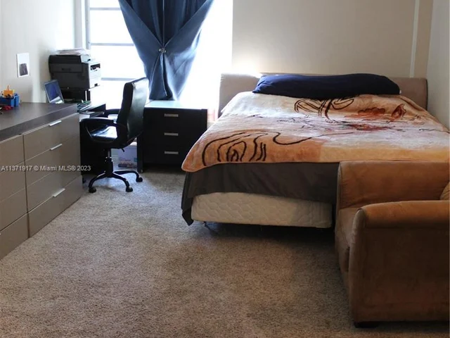 4170 Inverrary Dr # 201, Lauderhill FL 33319