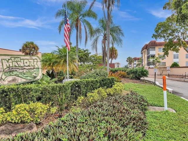 4170 Inverrary Dr # 201, Lauderhill FL 33319