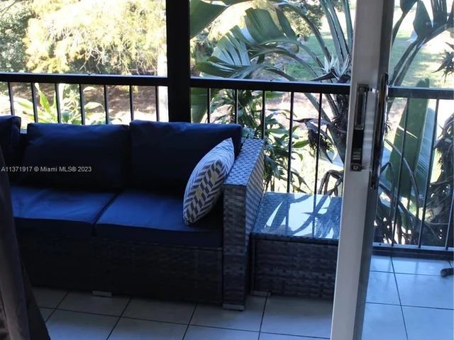 4170 Inverrary Dr # 201, Lauderhill FL 33319