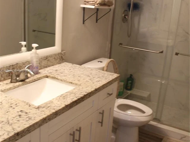 4170 Inverrary Dr # 201, Lauderhill FL 33319