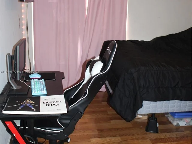 4170 Inverrary Dr # 201, Lauderhill FL 33319